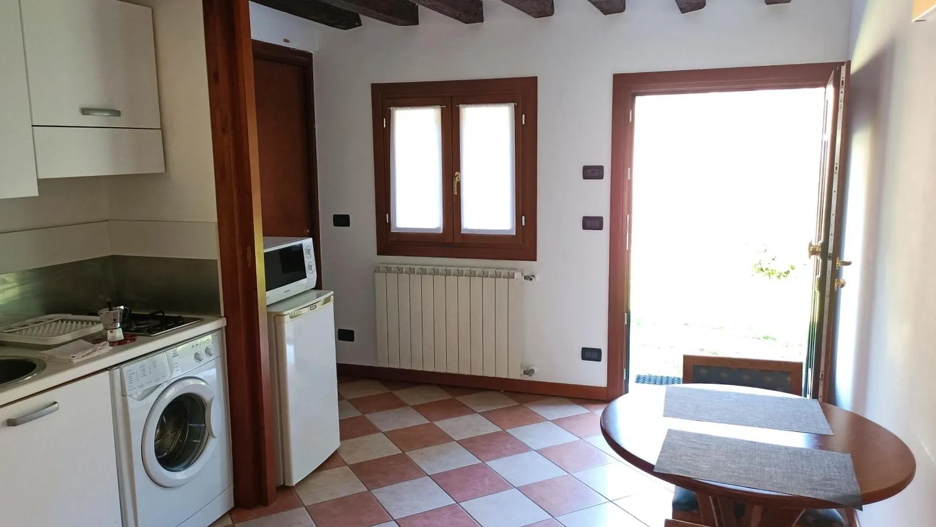 Garden Houses Venice Apartment